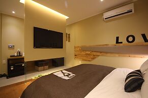 Club Hotel