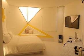 Club Hotel