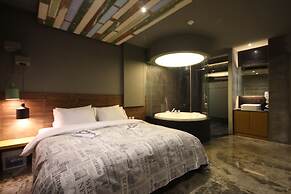 Club Hotel