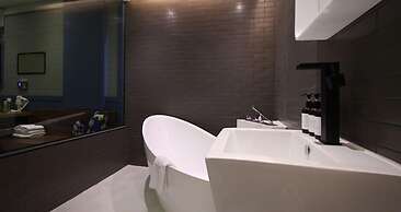 Club Hotel