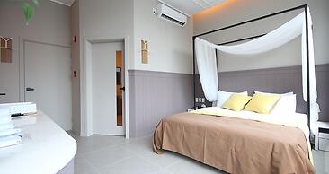 Club Hotel