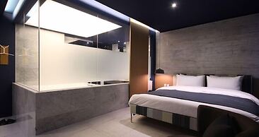 Club Hotel