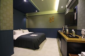 Club Hotel