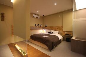 Club Hotel