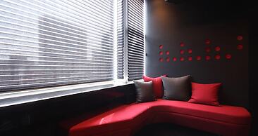 Club Hotel