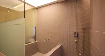 Club Hotel