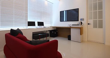 Club Hotel