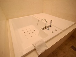Club Hotel