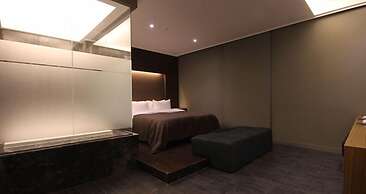 Club Hotel