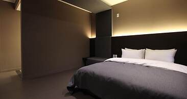 Club Hotel