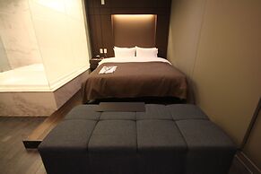 Club Hotel