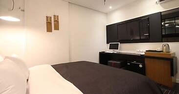 Club Hotel
