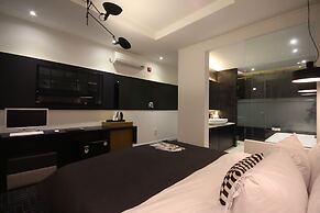 Club Hotel