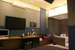 Club Hotel