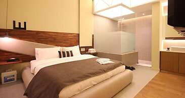 Club Hotel