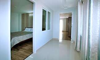 White Swan Apartment