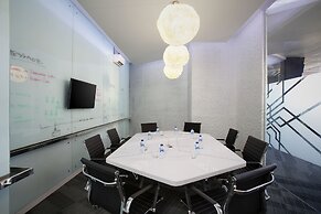 Berry Biz Hotel Powered by Archipelago