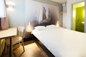 B&B HOTEL CHARTRES Le Forum (1)