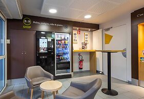 B&B HOTEL CHARTRES Le Forum (1)