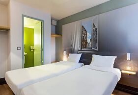 B&B HOTEL CHARTRES Le Forum (1)