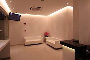 The V Hotel