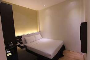 The V Hotel