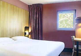 B&B HOTEL Nîmes Centre