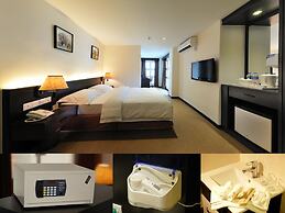 Ernes Hotel