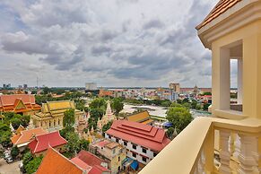 Palace Gate Hotel & Residence by EHM