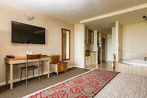 Pebble Beach Motor Inn