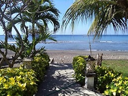 Coral Bay Bungalow