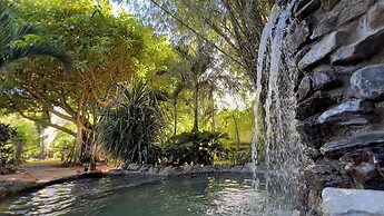 CHALET TROPICAL Hotel & Pool Bar Restaurant