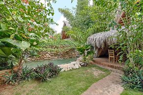 CHALET TROPICAL Hotel & Pool Bar Restaurant