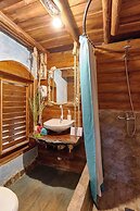 CHALET TROPICAL Hotel & Pool Bar Restaurant