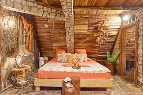 CHALET TROPICAL Hotel & Pool Bar Restaurant