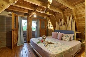CHALET TROPICAL Hotel & Pool Bar Restaurant