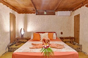 CHALET TROPICAL Hotel & Pool Bar Restaurant