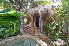 CHALET TROPICAL Hotel & Pool Bar Restaurant