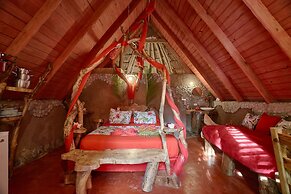 CHALET TROPICAL Hotel & Pool Bar Restaurant