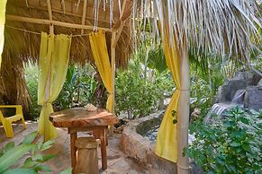 CHALET TROPICAL Hotel & Pool Bar Restaurant