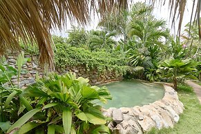 CHALET TROPICAL Hotel & Pool Bar Restaurant