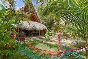 CHALET TROPICAL Hotel & Pool Bar Restaurant
