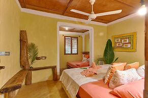 CHALET TROPICAL Hotel & Pool Bar Restaurant