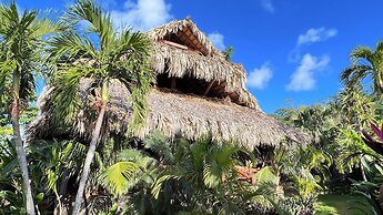 CHALET TROPICAL Hotel & Pool Bar Restaurant