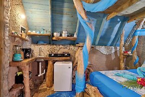CHALET TROPICAL Hotel & Pool Bar Restaurant