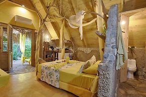 CHALET TROPICAL Hotel & Pool Bar Restaurant