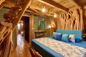 CHALET TROPICAL Hotel & Pool Bar Restaurant