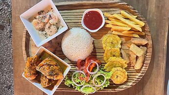 CHALET TROPICAL Hotel & Pool Bar Restaurant