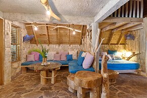 CHALET TROPICAL Hotel & Pool Bar Restaurant