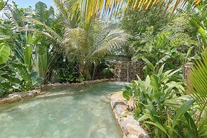 CHALET TROPICAL Hotel & Pool Bar Restaurant